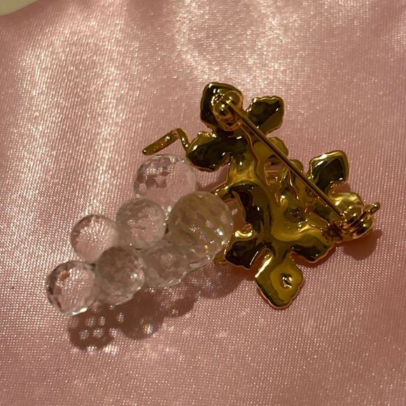 Vintage Swarovski Crystal Memories Gold Tone Grape Cluster Brooch Pin Faceted - Picture 4 of 5
